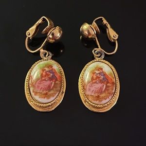 ✨Beautiful VTG Enamel Dangling Clip On Earrings